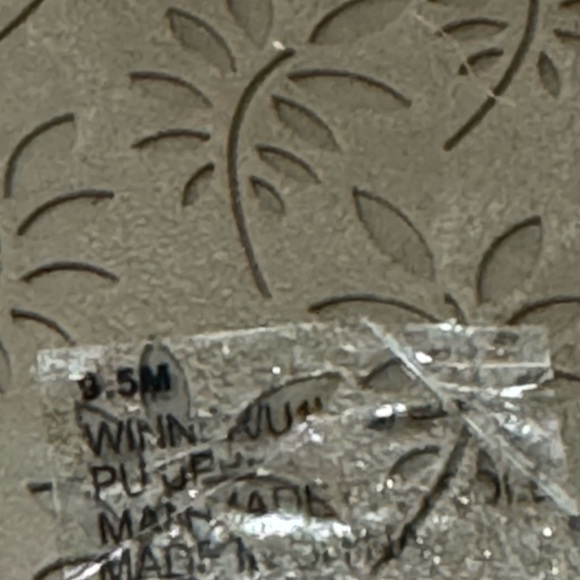 New Unionbay white Leather Flats - Picture 5 of 5